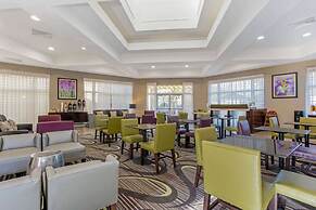 La Quinta Inn & Suites by Wyndham Orlando Airport North