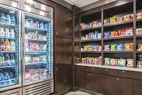 La Quinta Inn & Suites by Wyndham Orlando Airport North