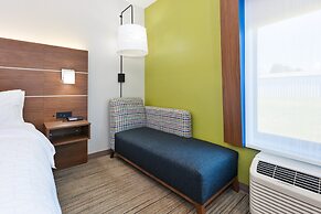 Holiday Inn Express & Suites Three Rivers by IHG