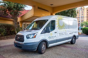 La Quinta Inn & Suites by Wyndham Charlotte Airport South