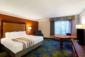 La Quinta Inn & Suites by Wyndham Charlotte Airport South