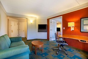 La Quinta Inn & Suites by Wyndham Charlotte Airport South