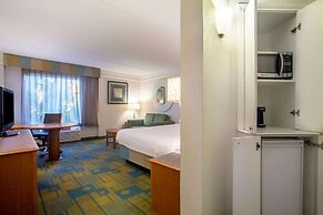 La Quinta Inn & Suites by Wyndham Charlotte Airport South
