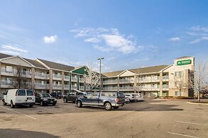 HomeTowne Studios By Red Roof Denver - Airport/ Aurora