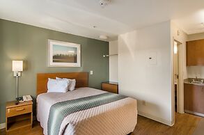 HomeTowne Studios By Red Roof Denver - Airport/ Aurora