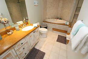 Coconut Mallory Resort And Marina By Kees Vacations