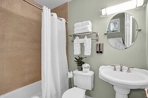 Coconut Mallory Resort And Marina By Kees Vacations