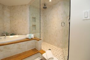 Coconut Mallory Resort And Marina By Kees Vacations