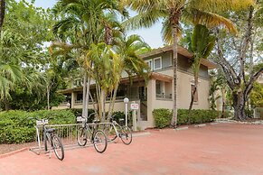 Coconut Mallory Resort And Marina By Kees Vacations