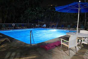 Coconut Mallory Resort And Marina By Kees Vacations