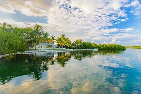 Coconut Mallory Resort And Marina By Kees Vacations