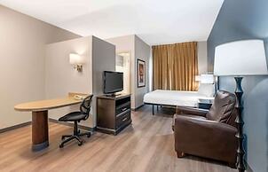 Extended Stay America Suites Indianapolis Airport W Southern