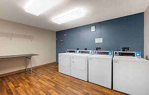 Extended Stay America Suites Indianapolis Airport W Southern