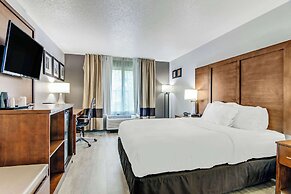 Comfort Suites near I-80 and I-94