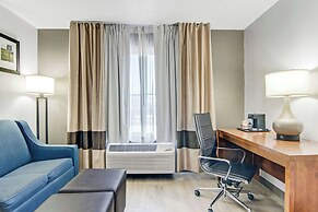 Comfort Suites near I-80 and I-94