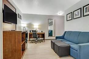 Comfort Suites near I-80 and I-94