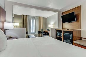 Comfort Suites near I-80 and I-94