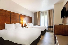 Comfort Suites near I-80 and I-94