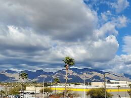 Comfort Suites At Tucson Mall