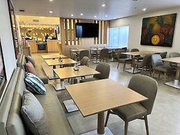 Comfort Suites At Tucson Mall