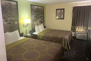 Super 8 by Wyndham Galesburg