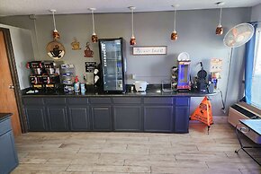 Super 8 by Wyndham Galesburg