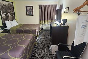 Super 8 by Wyndham Galesburg