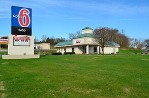 Motel 6 Pulaski, TN