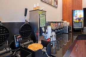 Super 8 by Wyndham Kamloops On The Hill