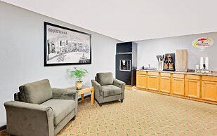 Super 8 by Wyndham Macomb