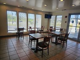 Budgetel Inn & Suites