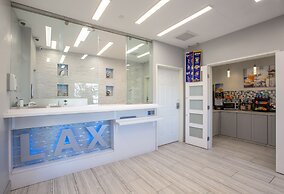 Elev8 Hotel Los Angeles LAX