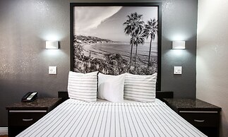 Elev8 Hotel Los Angeles LAX