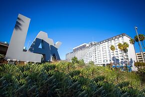 Elev8 Hotel Los Angeles LAX