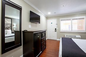 Elev8 Hotel Los Angeles LAX