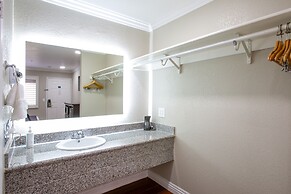 Elev8 Hotel Los Angeles LAX