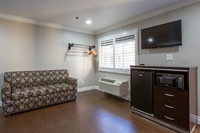 Elev8 Hotel Los Angeles LAX