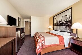 Super 8 by Wyndham Franklin/Middletown Area