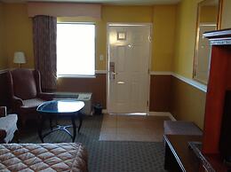 Colonial Inn & Suites /Airport/Graceland