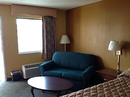 Colonial Inn & Suites /Airport/Graceland