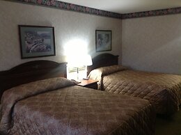 Colonial Inn & Suites /Airport/Graceland