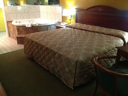 Colonial Inn & Suites /Airport/Graceland