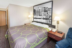 Super 8 by Wyndham Muscatine