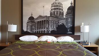 Super 8 by Wyndham Pella