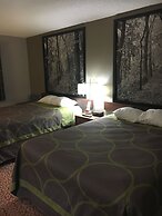 Super 8 by Wyndham Pella