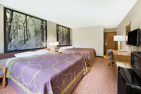 Super 8 by Wyndham Pella