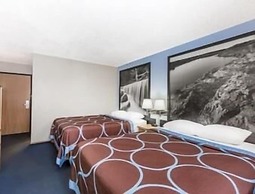 Super 8 by Wyndham Manhattan KS