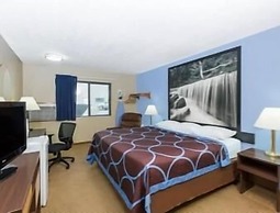Super 8 by Wyndham Manhattan KS