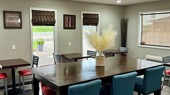 Super 8 by Wyndham Henryetta