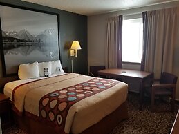 Super 8 by Wyndham Gillette